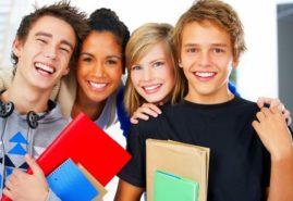 estudiantes sonrientes estudiantes sonrientes